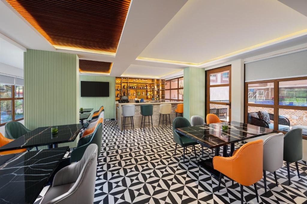 هتل فانتون سلکت